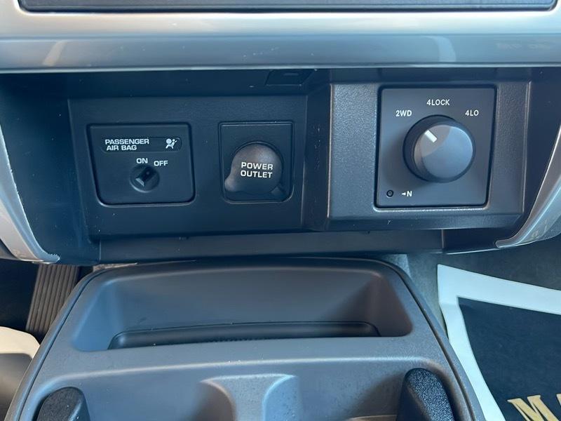 Dodge Dakota SLT Club Cab 4WD 2006