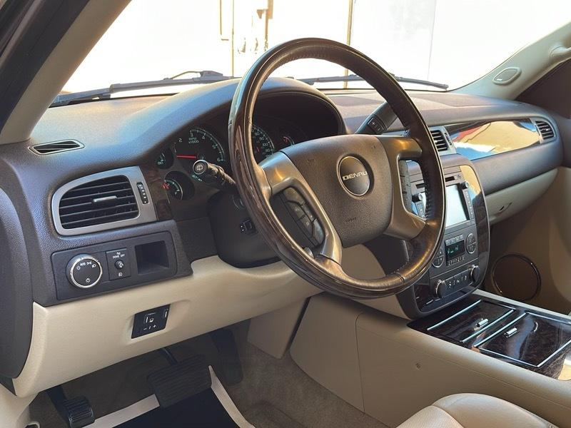 GMC Yukon Denali XL 4WD 2014