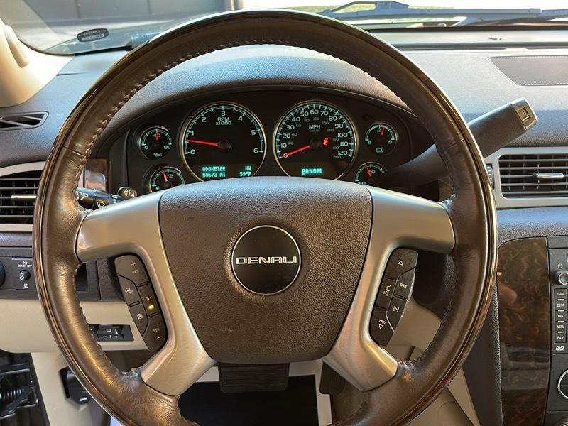GMC Yukon Denali XL 4WD 2014