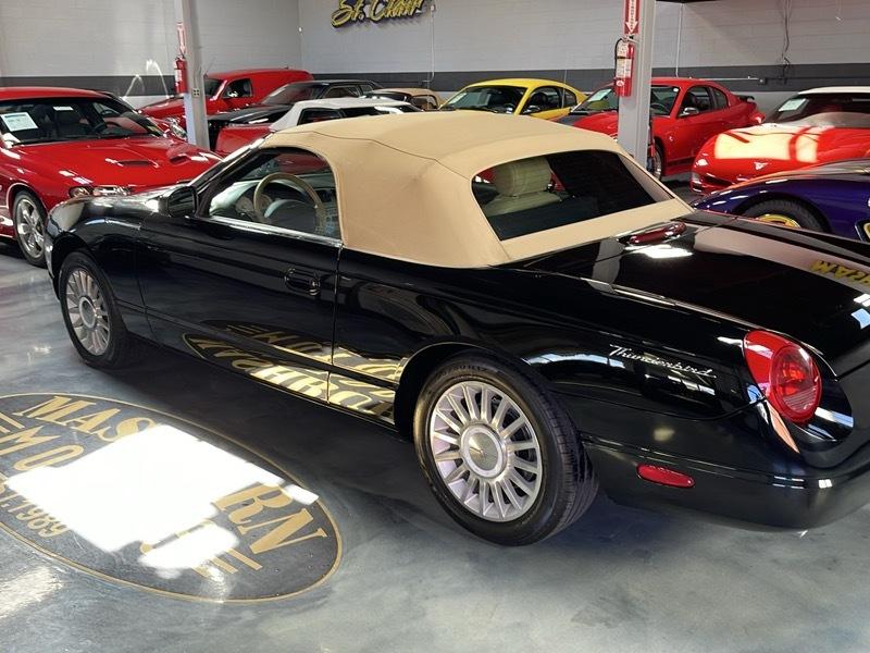 Ford Thunderbird Premium 2005
