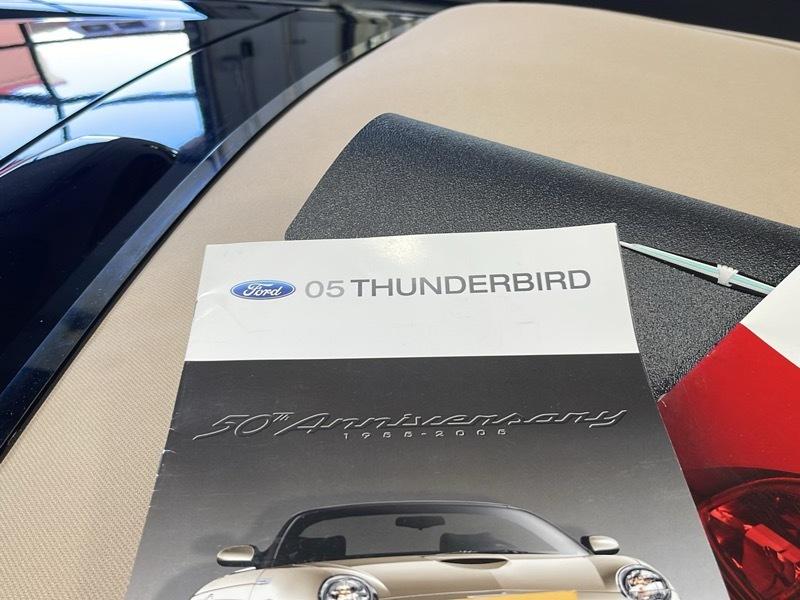 Ford Thunderbird Premium 2005