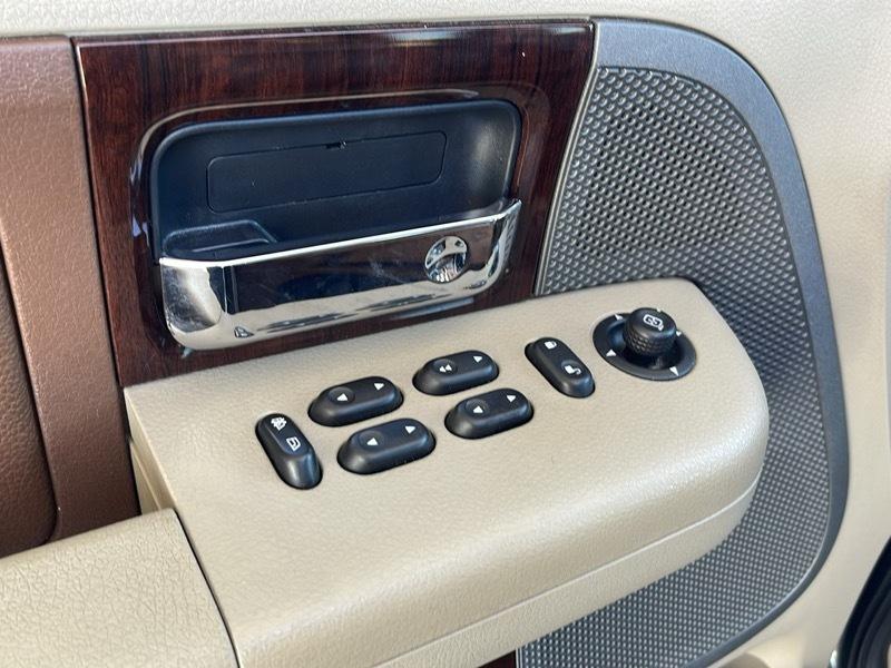Ford F-150 King Ranch SuperCrew 4WD 2005