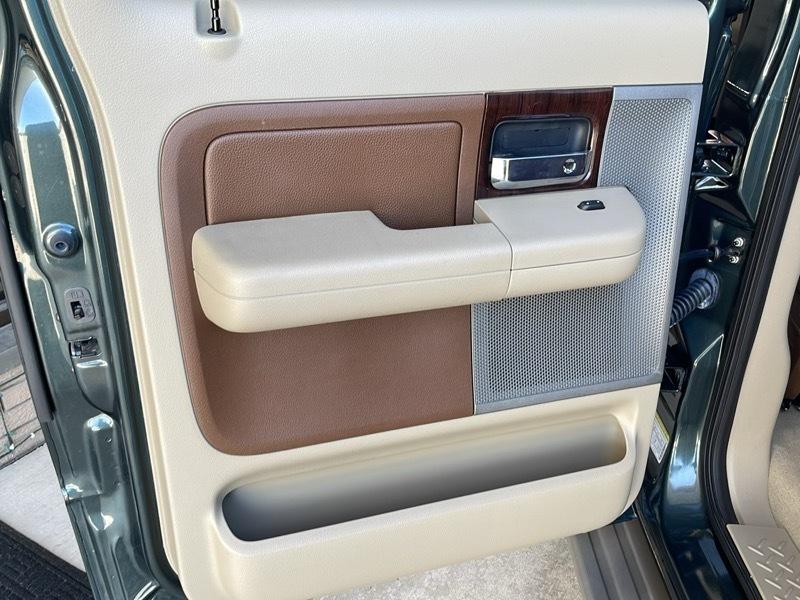 Ford F-150 King Ranch SuperCrew 4WD 2005