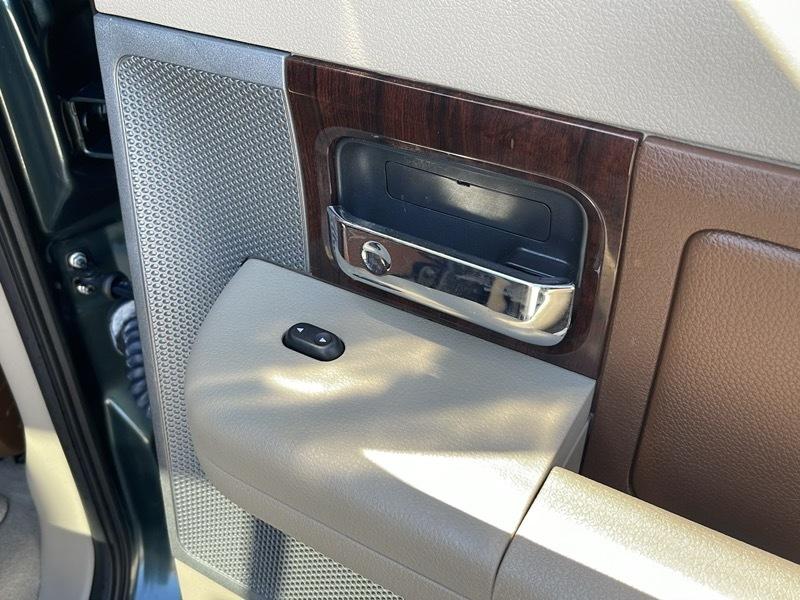 Ford F-150 King Ranch SuperCrew 4WD 2005