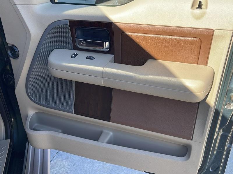 Ford F-150 King Ranch SuperCrew 4WD 2005