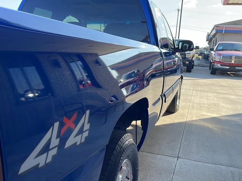 Chevrolet Silverado 1500 LS Ext. Cab Short Bed 4WD 2003
