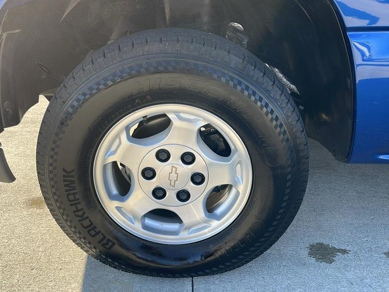 Chevrolet Silverado 1500 LS Ext. Cab Short Bed 4WD 2003