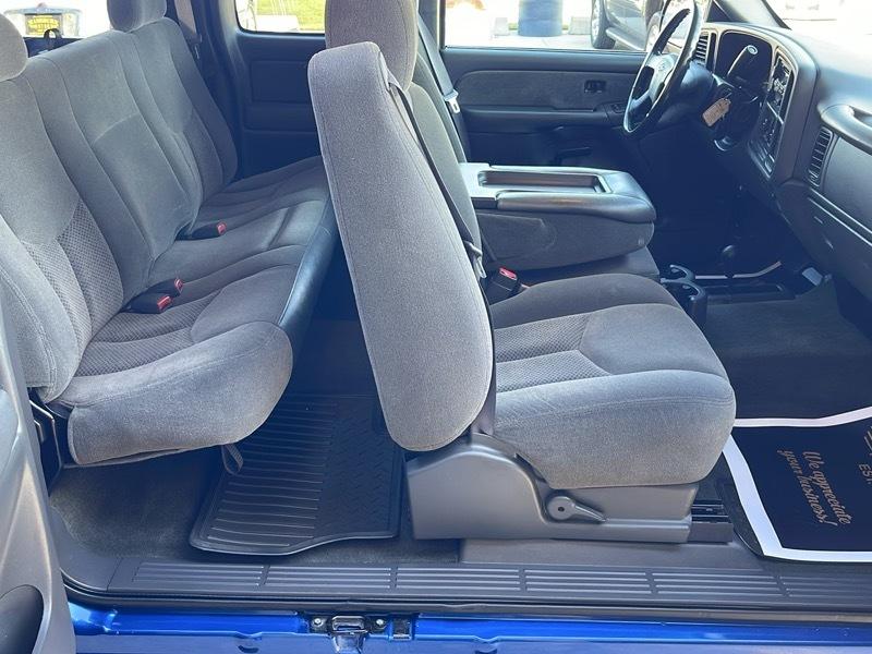 Chevrolet Silverado 1500 LS Ext. Cab Short Bed 4WD 2003