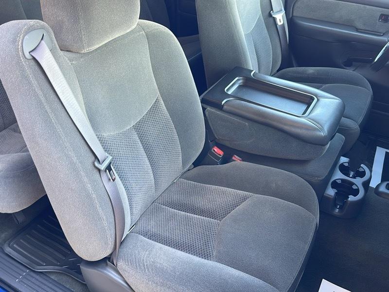 Chevrolet Silverado 1500 LS Ext. Cab Short Bed 4WD 2003
