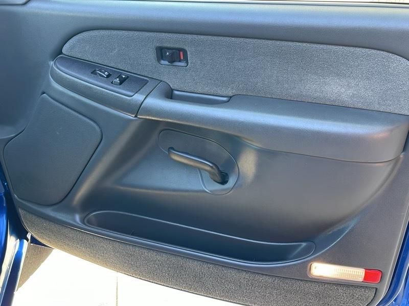 Chevrolet Silverado 1500 LS Ext. Cab Short Bed 4WD 2003