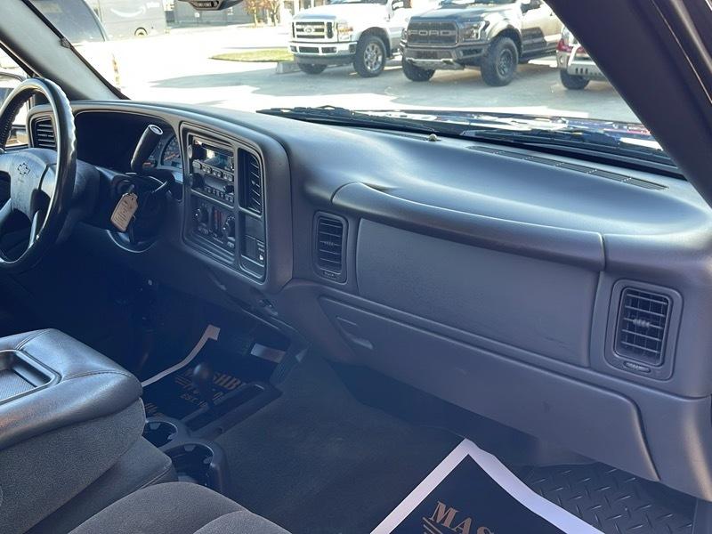 Chevrolet Silverado 1500 LS Ext. Cab Short Bed 4WD 2003