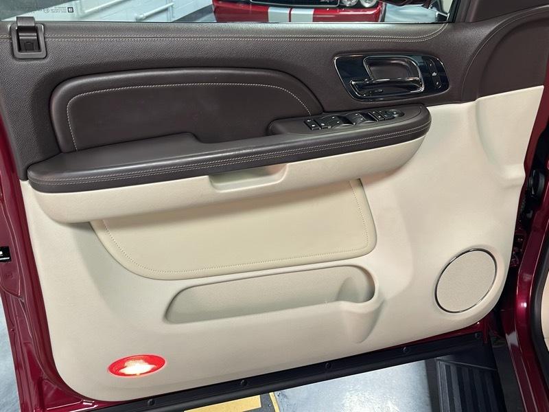 Cadillac Escalade AWD Platinum Edition 2009