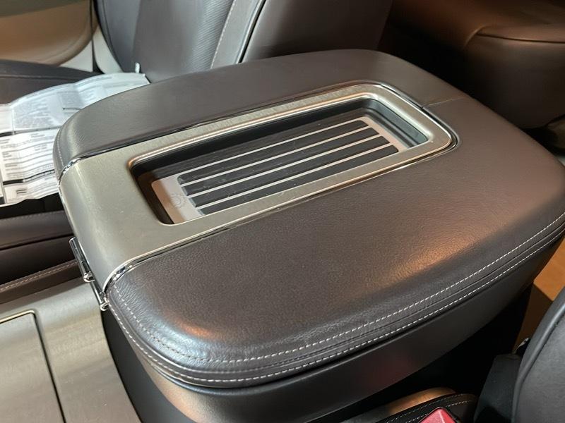 Cadillac Escalade AWD Platinum Edition 2009