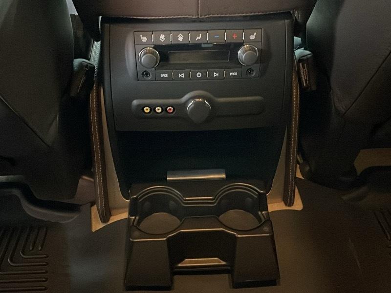 Cadillac Escalade AWD Platinum Edition 2009