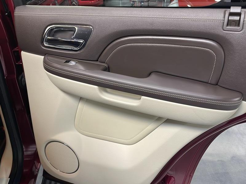 Cadillac Escalade AWD Platinum Edition 2009