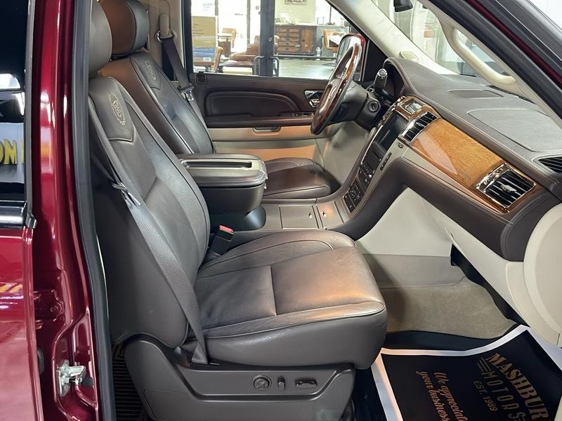 Cadillac Escalade AWD Platinum Edition 2009