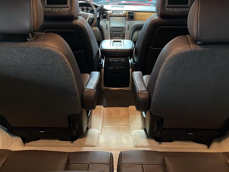 Cadillac Escalade AWD Platinum Edition 2009