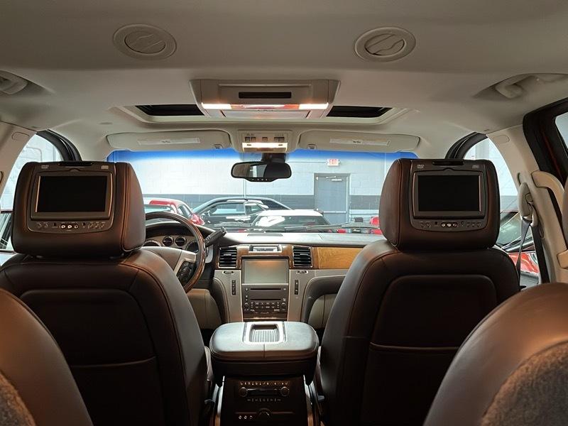 Cadillac Escalade AWD Platinum Edition 2009