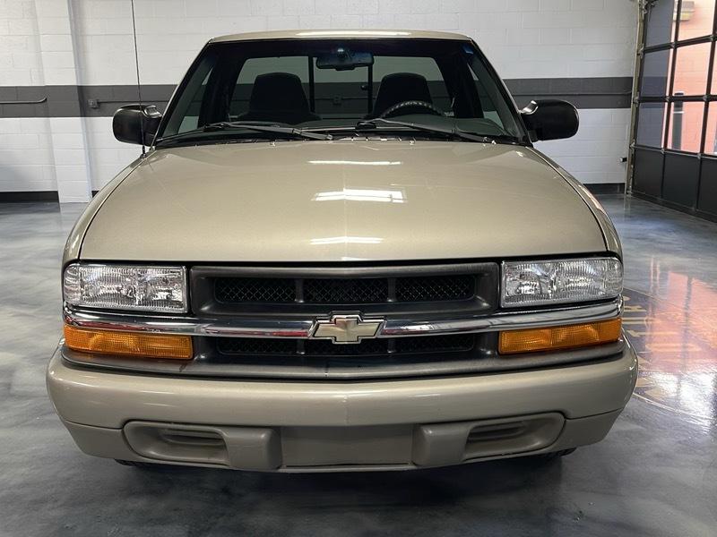 Chevrolet S10 Pickup LS Short Bed 2WD 2000