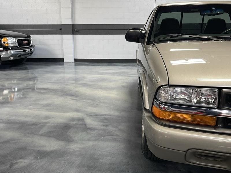 Chevrolet S10 Pickup LS Short Bed 2WD 2000