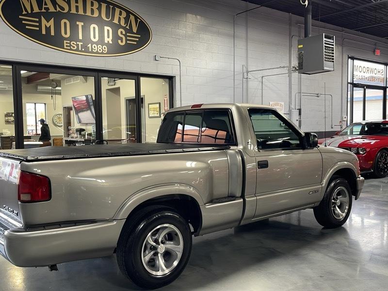 Chevrolet S10 Pickup LS Short Bed 2WD 2000