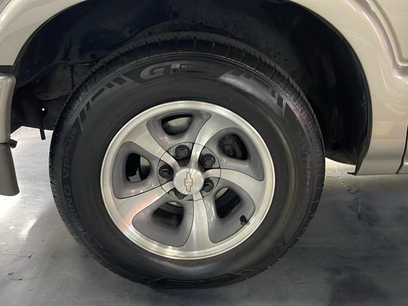 Chevrolet S10 Pickup LS Short Bed 2WD 2000
