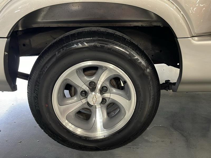 Chevrolet S10 Pickup LS Short Bed 2WD 2000