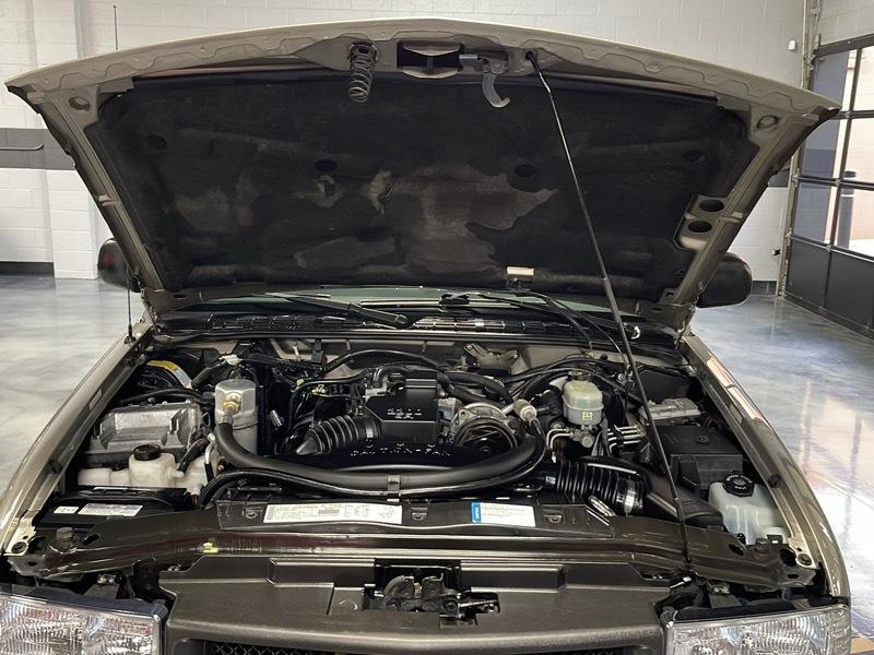 Chevrolet S10 Pickup LS Short Bed 2WD 2000