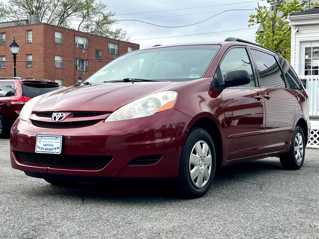 2008 Toyota Sienna LE FWD 8-Passenger Seating