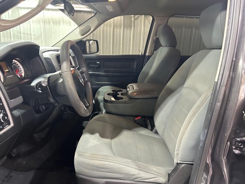 RAM 1500 Express 4x4 Crew Cab 5'7" Box 2018