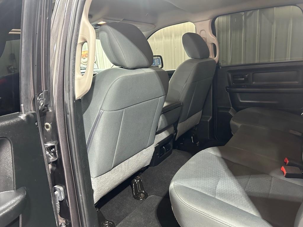 RAM 1500 Express 4x4 Crew Cab 5'7" Box 2018