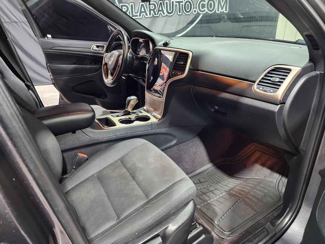 Jeep Grand Cherokee 4WD 4dr Laredo 2016
