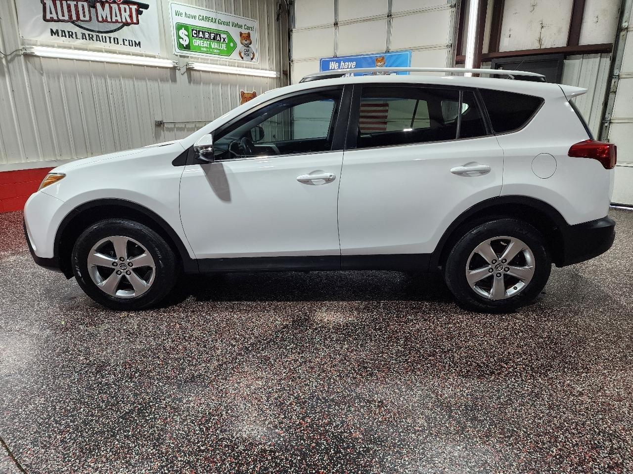Toyota RAV4 FWD 4dr XLE (Natl) 2015