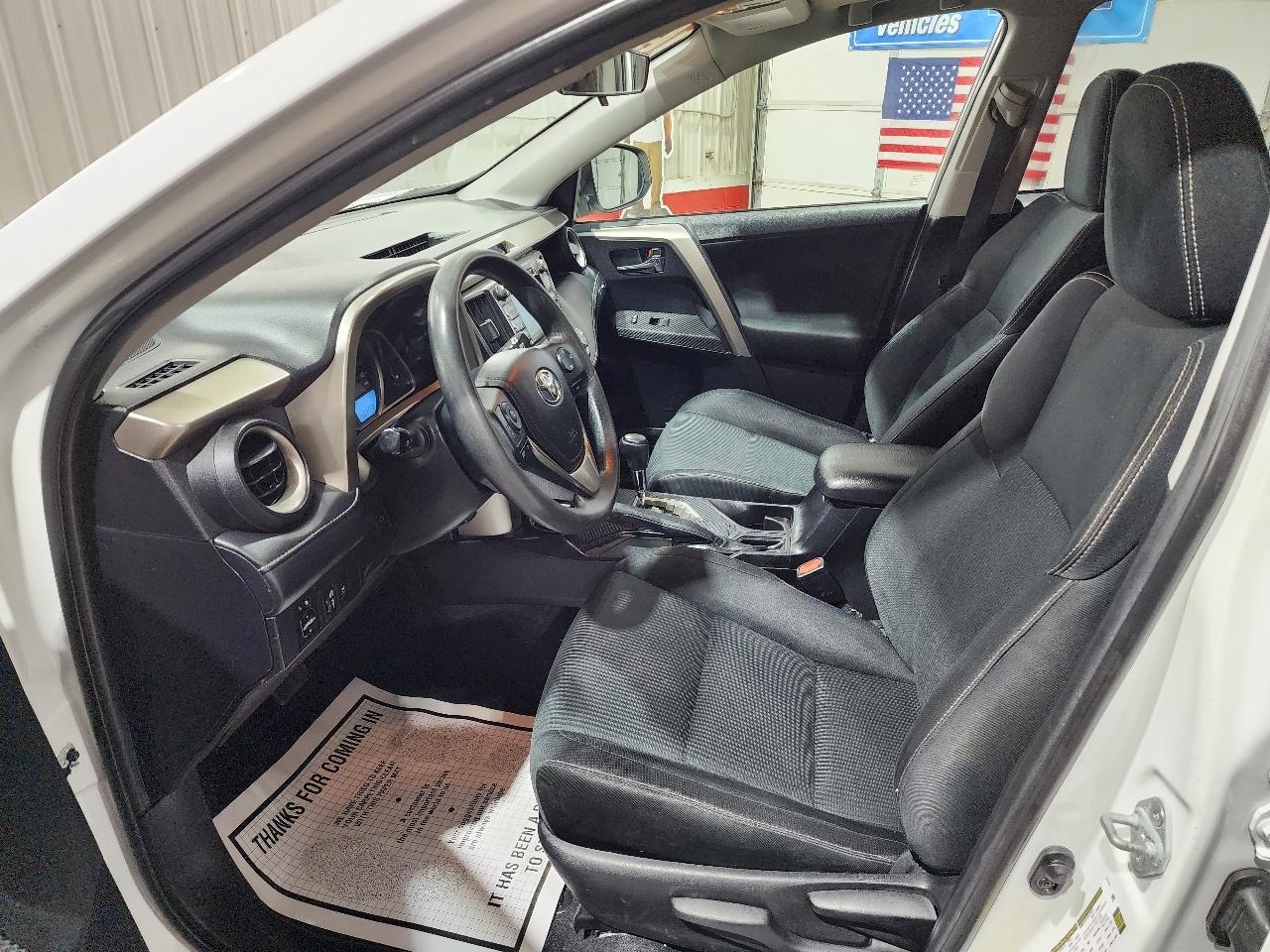 Toyota RAV4 FWD 4dr XLE (Natl) 2015