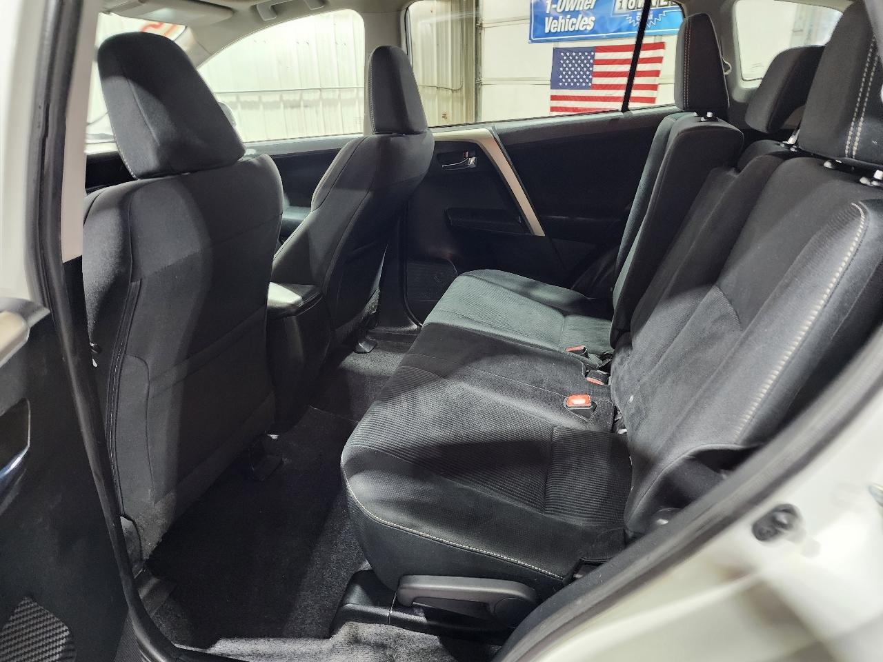 Toyota RAV4 FWD 4dr XLE (Natl) 2015