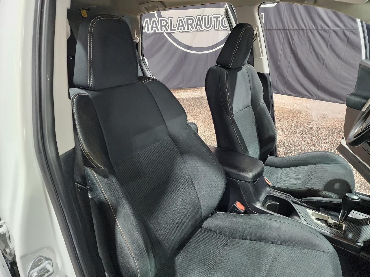 Toyota RAV4 FWD 4dr XLE (Natl) 2015