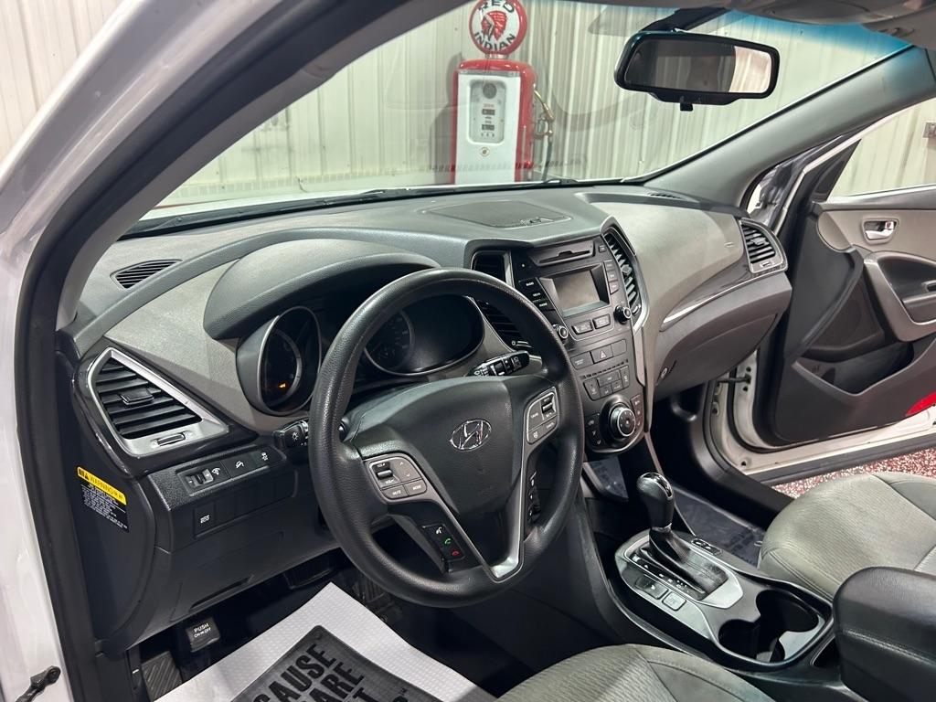 Hyundai Santa Fe FWD 4dr SE 2016