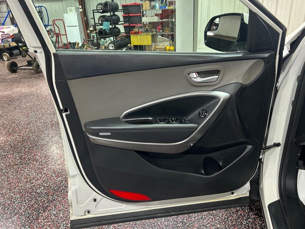 Hyundai Santa Fe FWD 4dr SE 2016