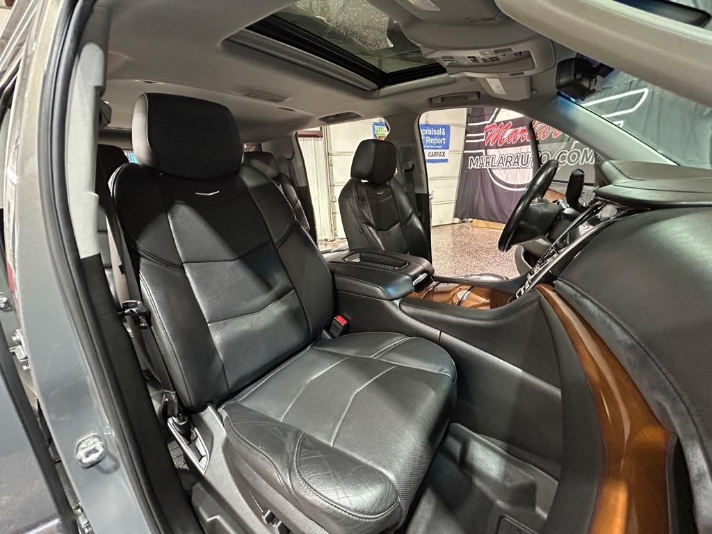Cadillac Escalade ESV 4WD 4dr Luxury 2019
