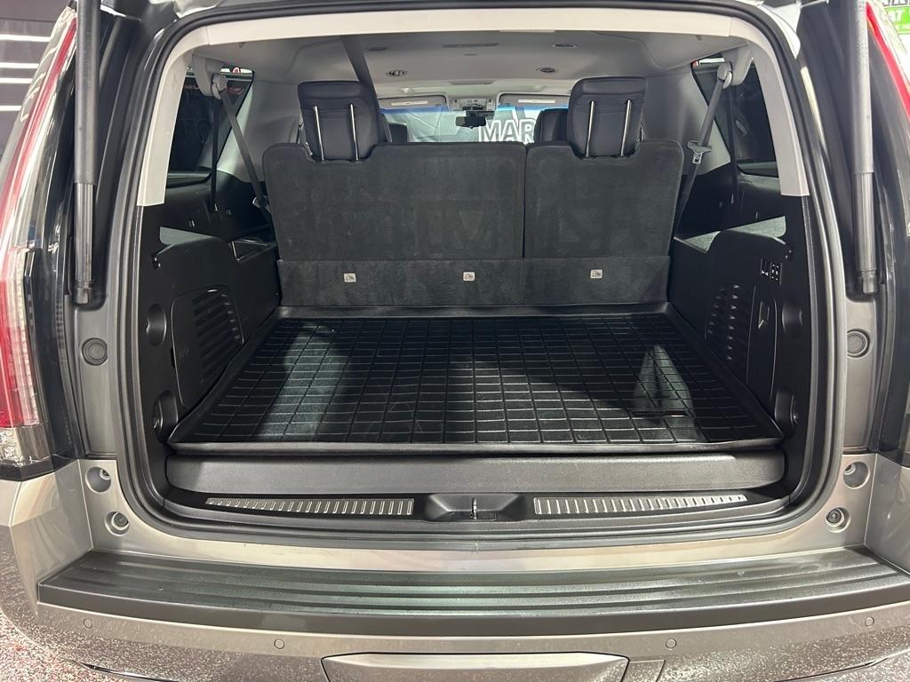 Cadillac Escalade ESV 4WD 4dr Luxury 2019