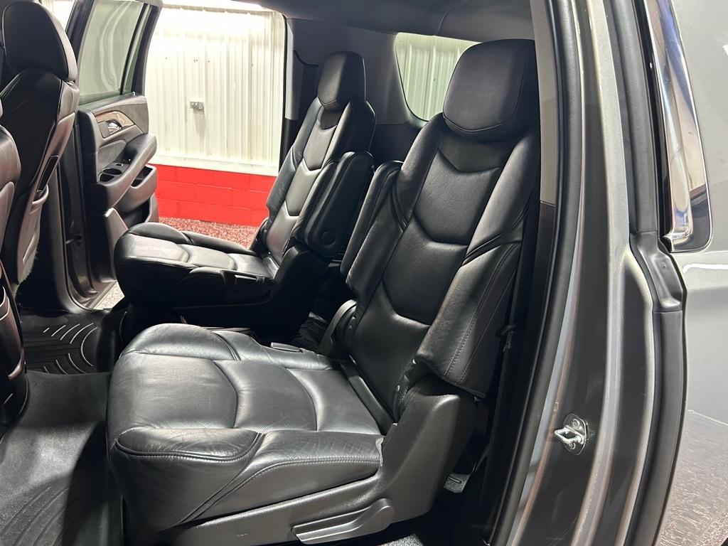 Cadillac Escalade ESV 4WD 4dr Luxury 2019