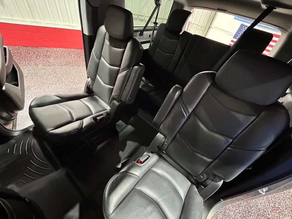 Cadillac Escalade ESV 4WD 4dr Luxury 2019