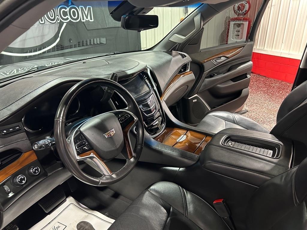 Cadillac Escalade ESV 4WD 4dr Luxury 2019