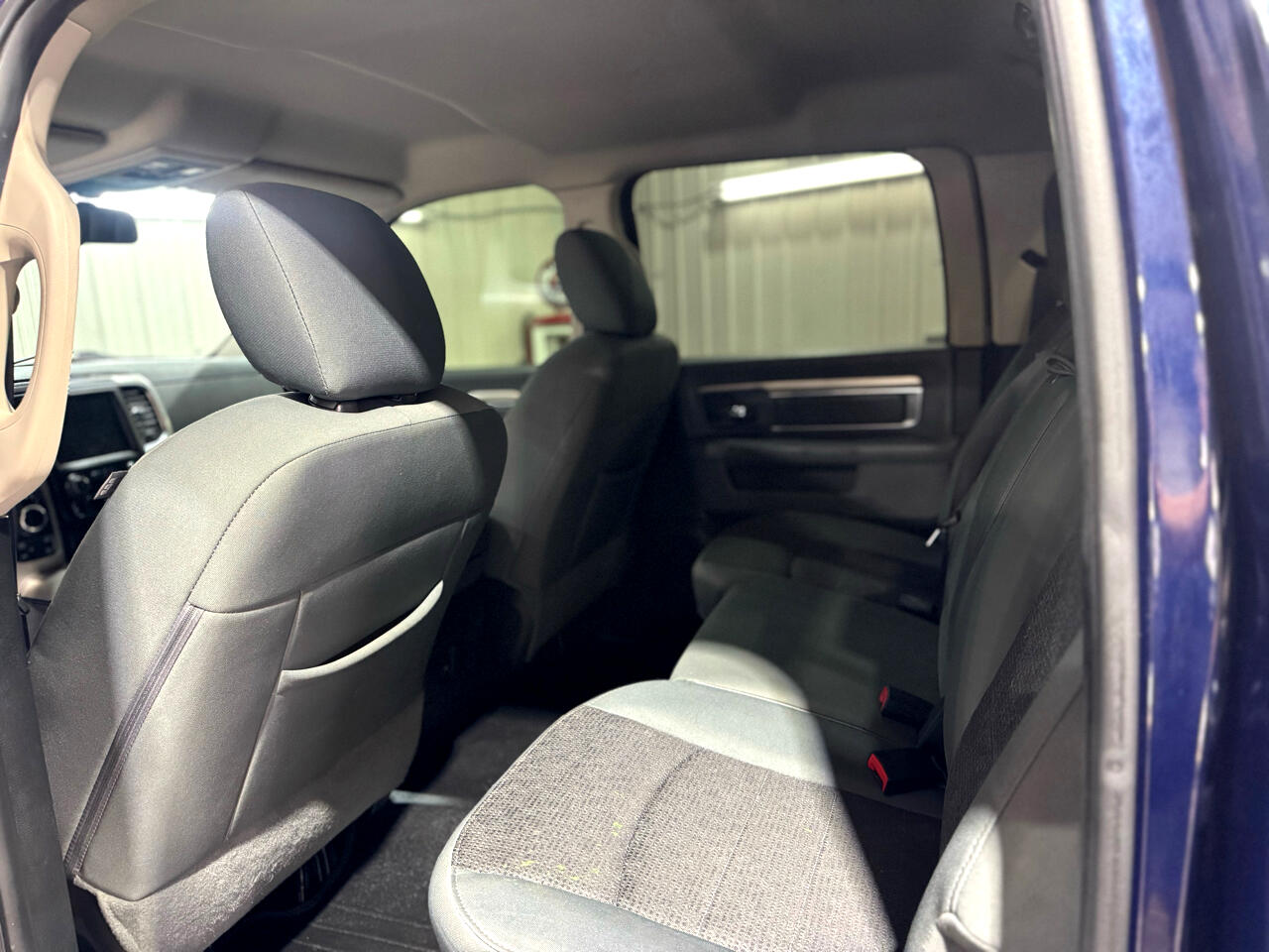 RAM 1500 4WD Crew Cab 140.5" Big Horn 2016 RAM 1500 4WD Crew Cab 140.5" Big Horn 2016