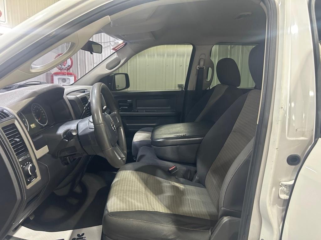 Dodge 1500 2WD Quad Cab 140.5" ST 2011