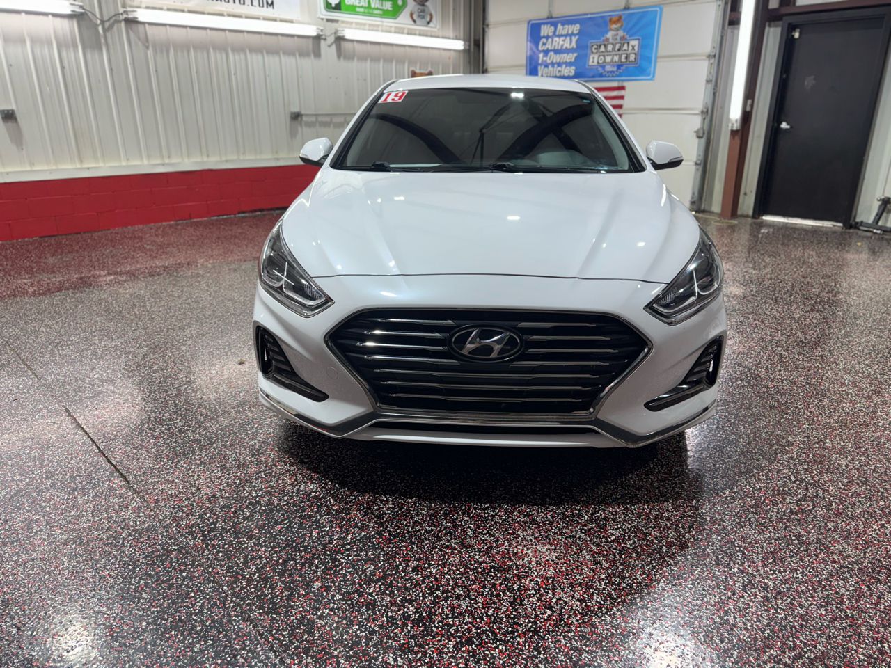 Hyundai Sonata Hybrid SE 2.0L 2019 Hyundai Sonata Hybrid SE 2.0L 2019