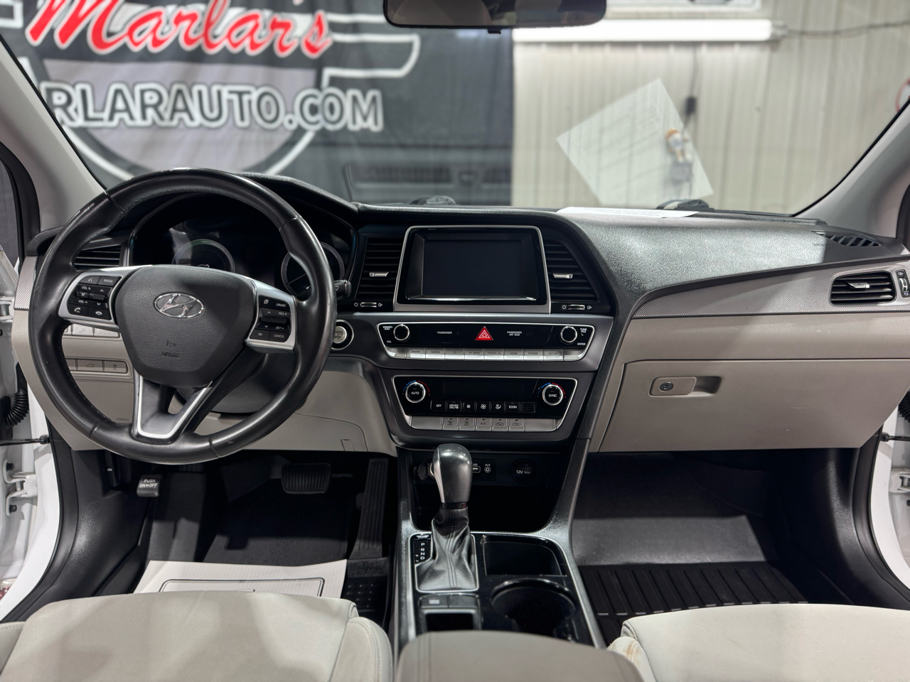 Hyundai Sonata Hybrid SE 2.0L 2019 Hyundai Sonata Hybrid SE 2.0L 2019
