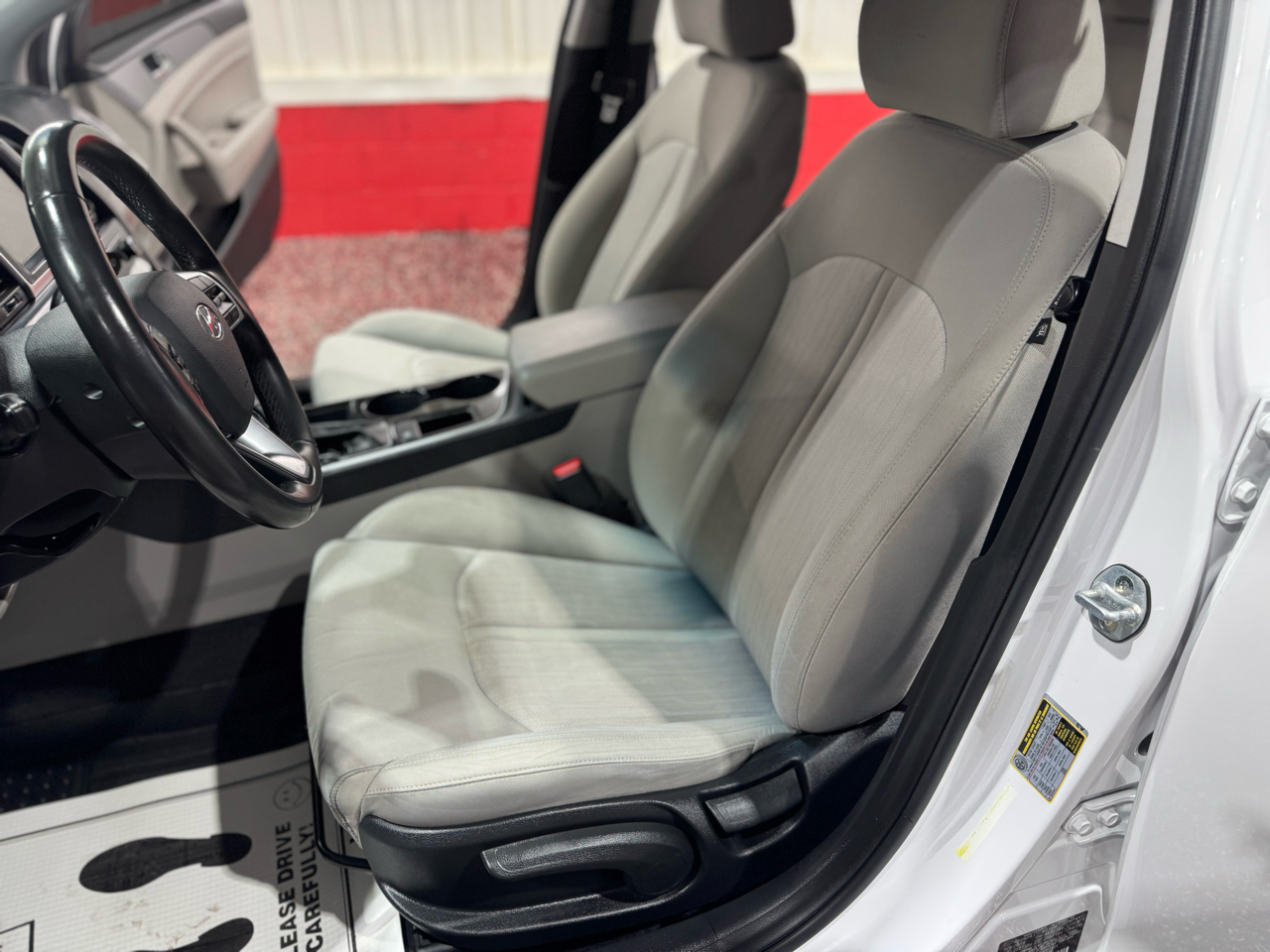 Hyundai Sonata Hybrid SE 2.0L 2019 Hyundai Sonata Hybrid SE 2.0L 2019