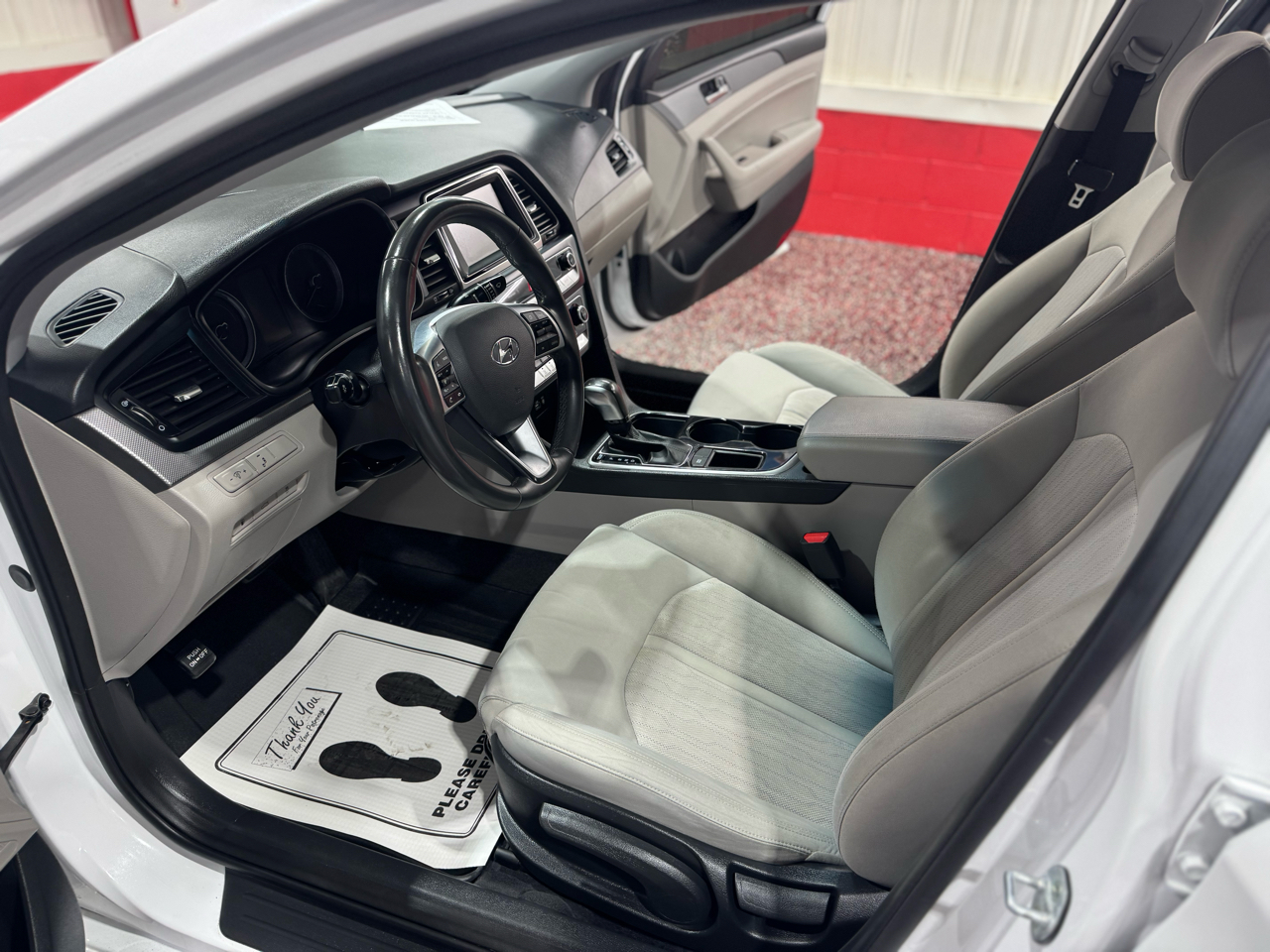 Hyundai Sonata Hybrid SE 2.0L 2019 Hyundai Sonata Hybrid SE 2.0L 2019