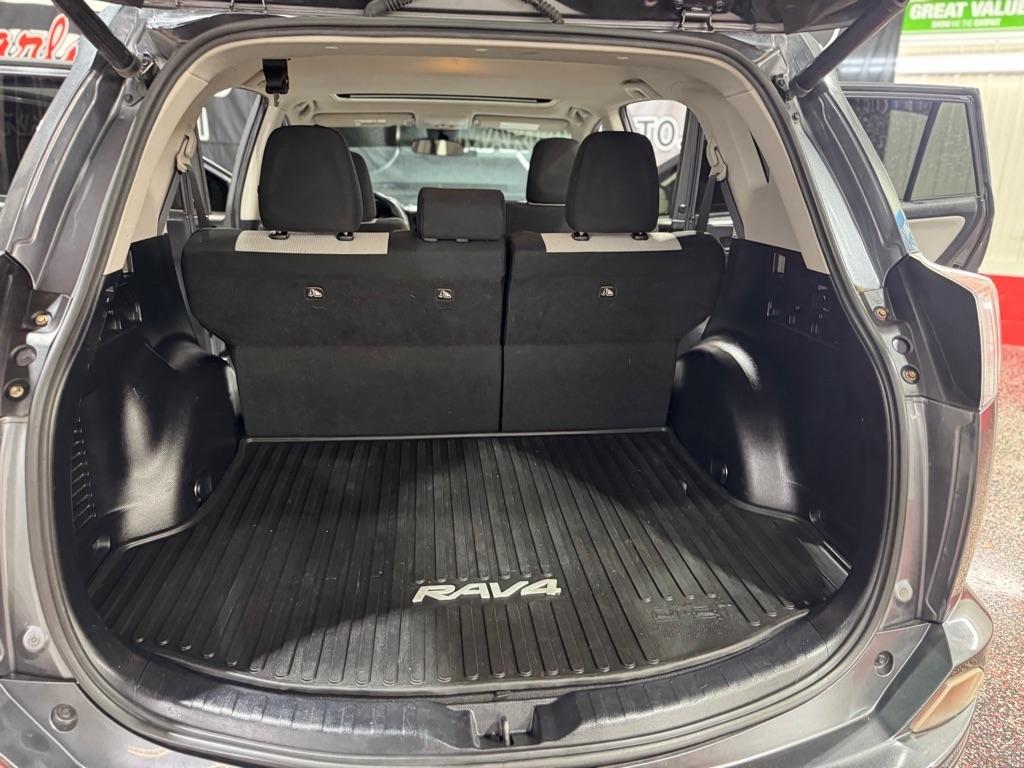 Toyota RAV4 XLE AWD (Natl) 2017